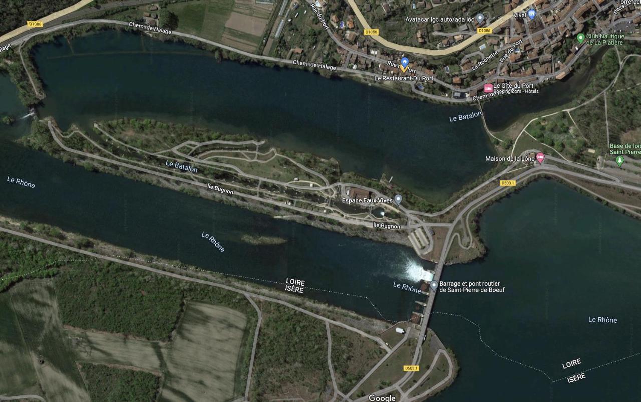 Le Gite Du Port Saint-Pierre-de-Boeuf Bagian luar foto